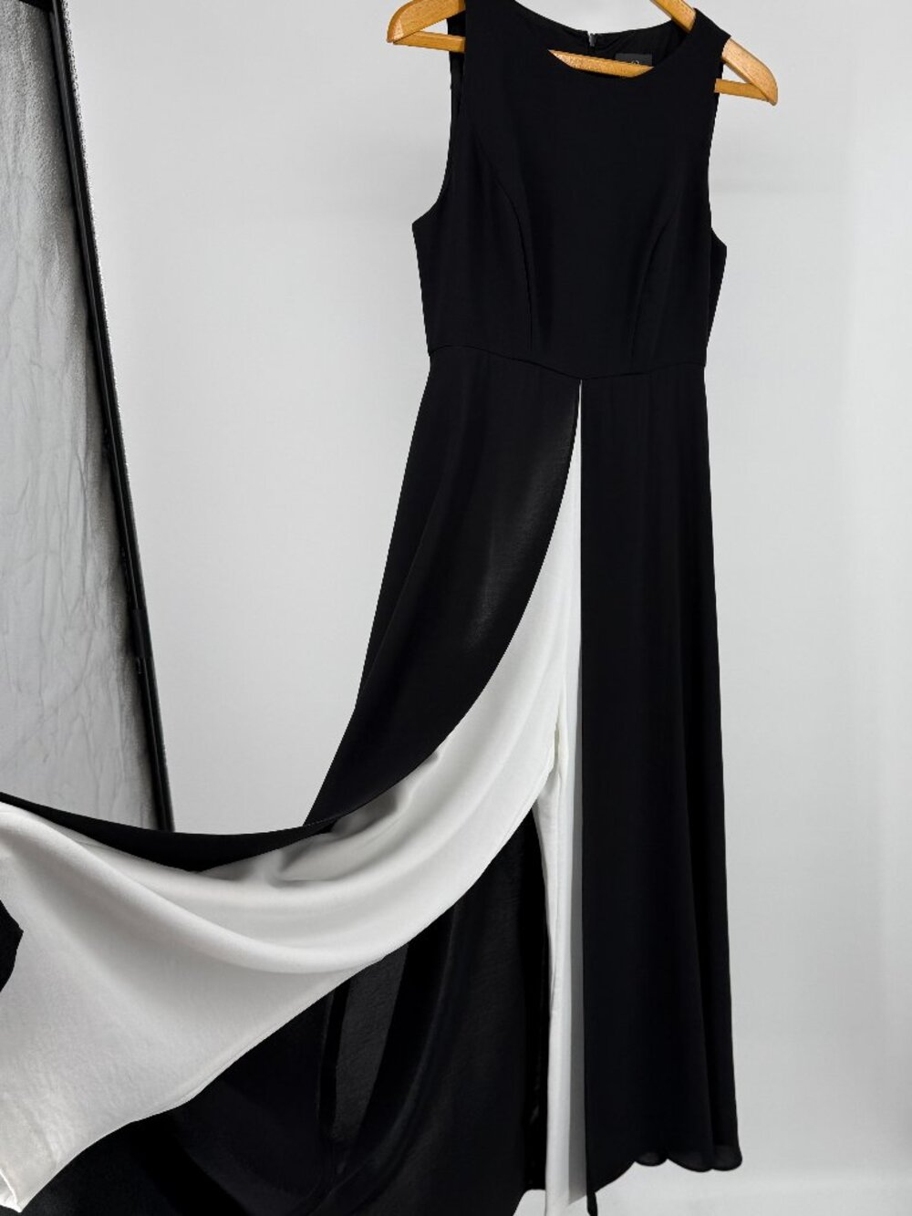 Adrianna Papell Black and White Sleeveless Jumpsuit